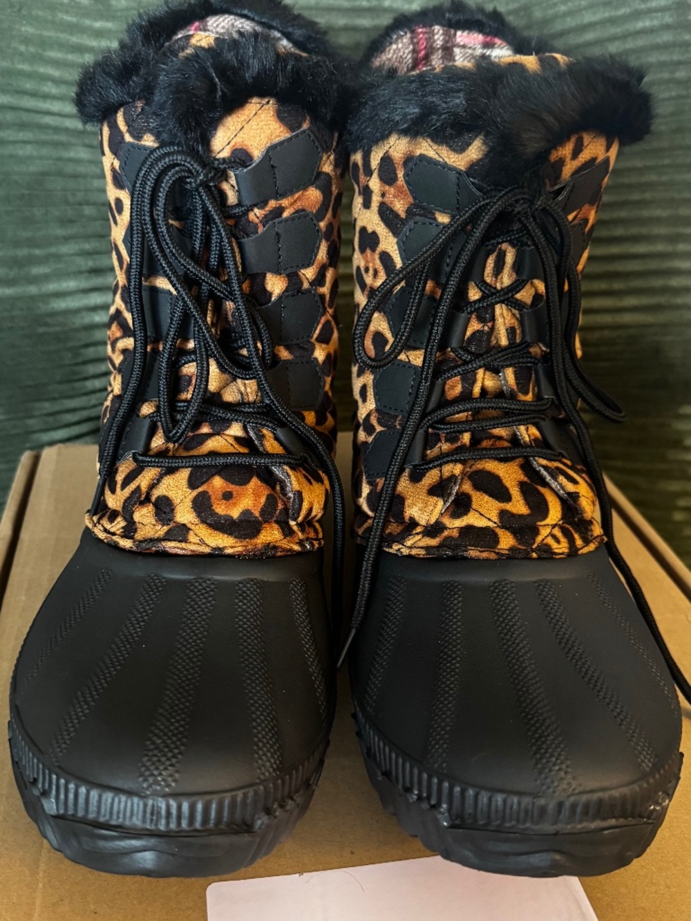 Women's Journee Collection Footwear Powder Winter Boot Leopard Size 10 M New